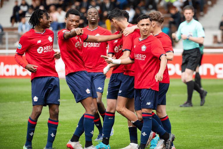 爱游戏平台-法甲焦点战，精彩配合和精彩进球展示球队实力的简单介绍